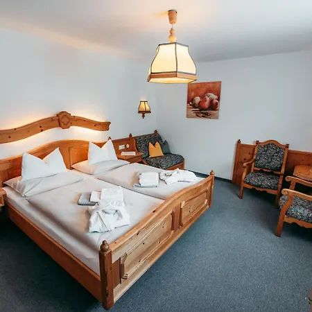 Отель Wander- Und Wellnesshotel Kanzler Бад-Миттерндорф