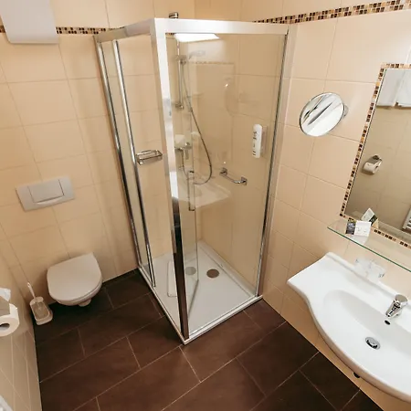 Wander- Und Wellnesshotel Kanzler فندق باد ميترندورف
