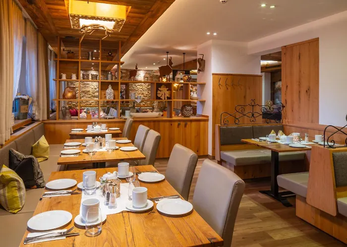 Отель Wander- Und Wellnesshotel Kanzler Бад-Миттерндорф