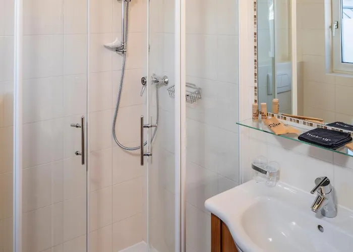 Wander- Und Wellnesshotel Kanzler 3* Бад-Миттерндорф